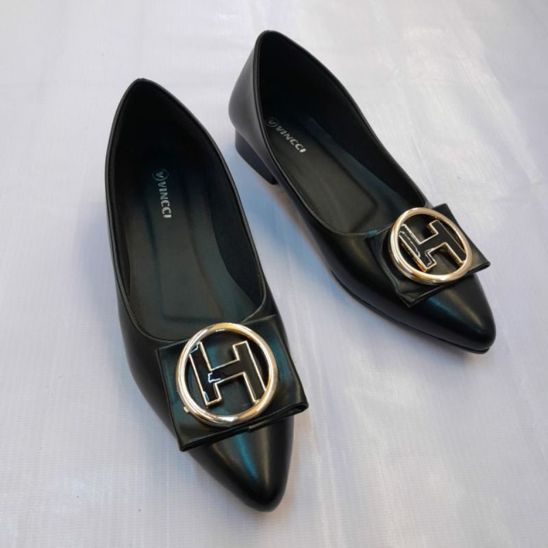 Vincci Women Pointed-Toe Flat Pumps